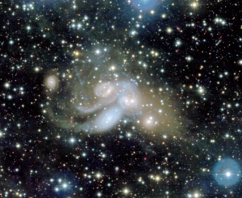 Närbild på galaxhopen Stephans kvintett. Foto: Jean-Charles Cuillandre (CFHT/CEA Saclay/Obs. de Paris) & Giovanni Anselmi (Coelum).